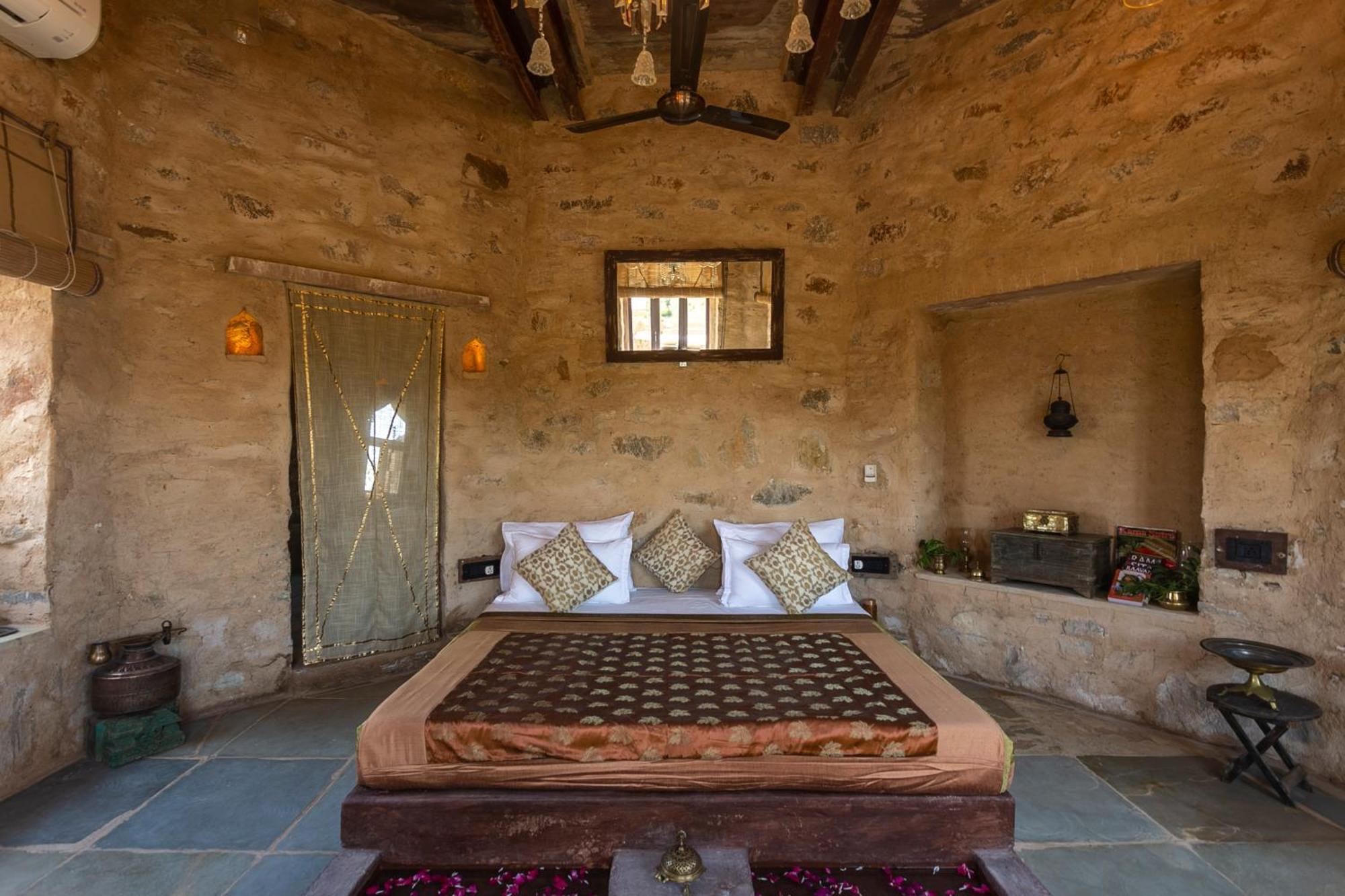 Manmatha A Luxury Retreat Bed and Breakfast Udaipur Esterno foto