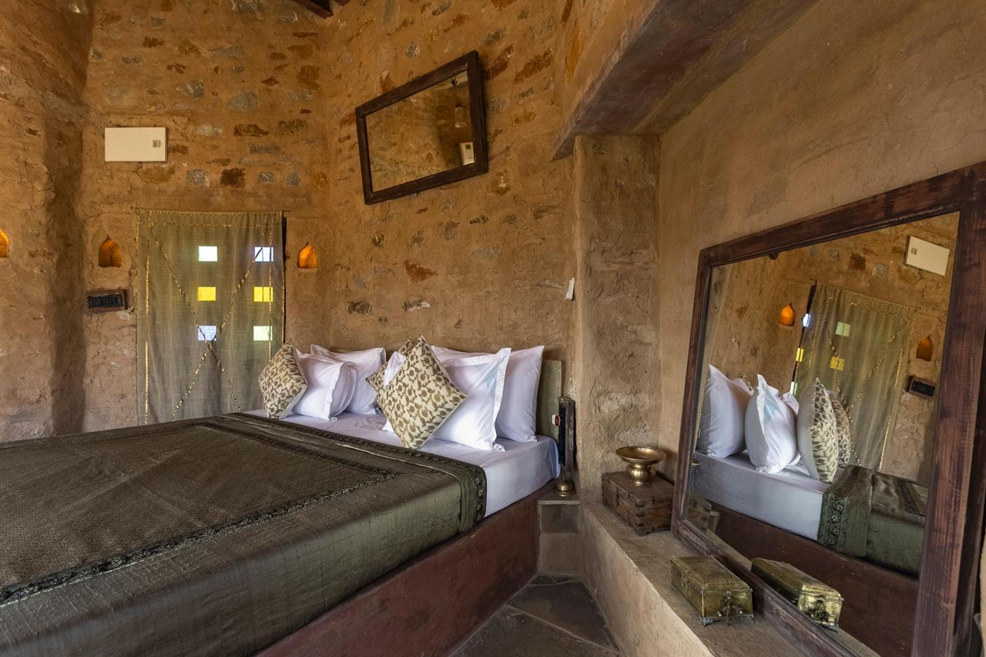 Manmatha A Luxury Retreat Bed and Breakfast Udaipur Esterno foto