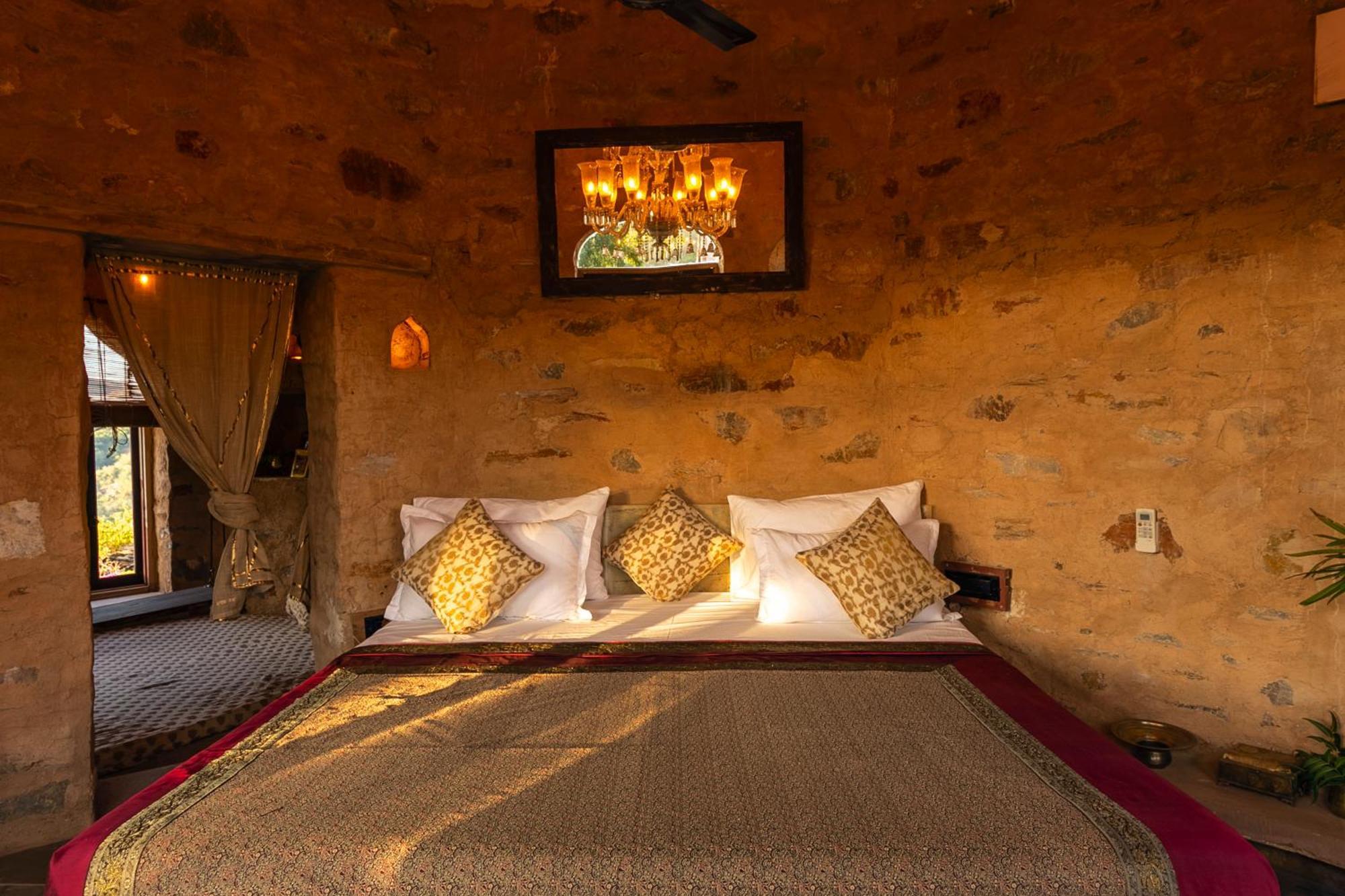 Manmatha A Luxury Retreat Bed and Breakfast Udaipur Esterno foto