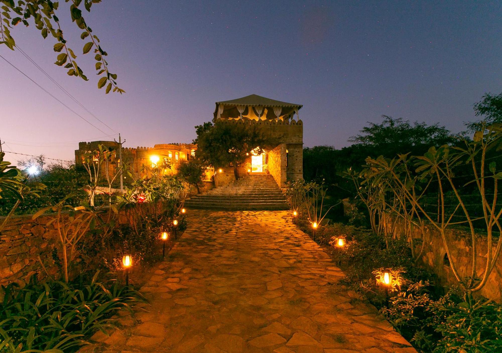 Manmatha A Luxury Retreat Bed and Breakfast Udaipur Esterno foto