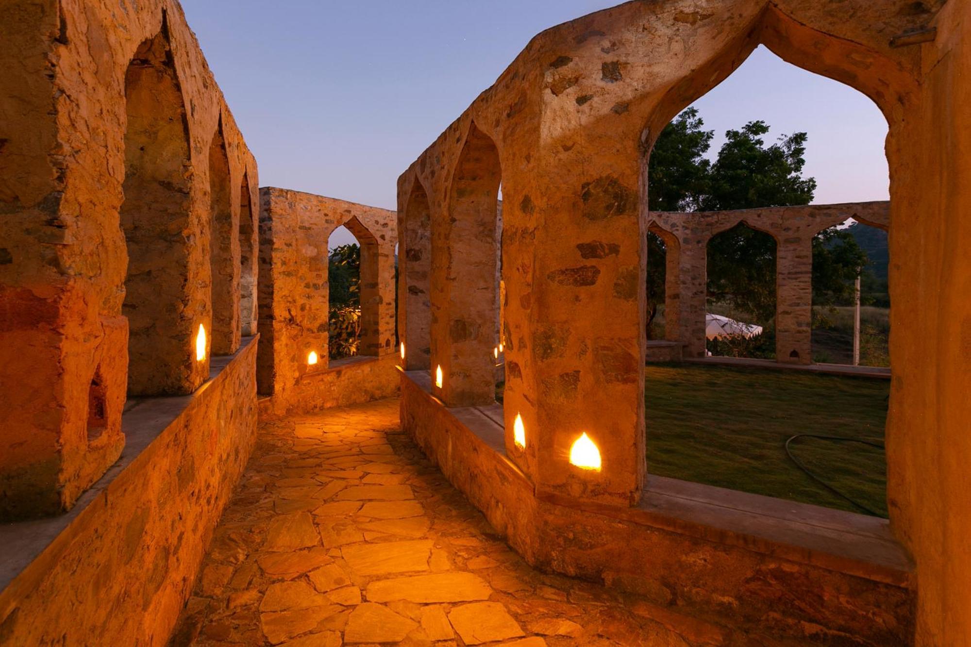 Manmatha A Luxury Retreat Bed and Breakfast Udaipur Esterno foto