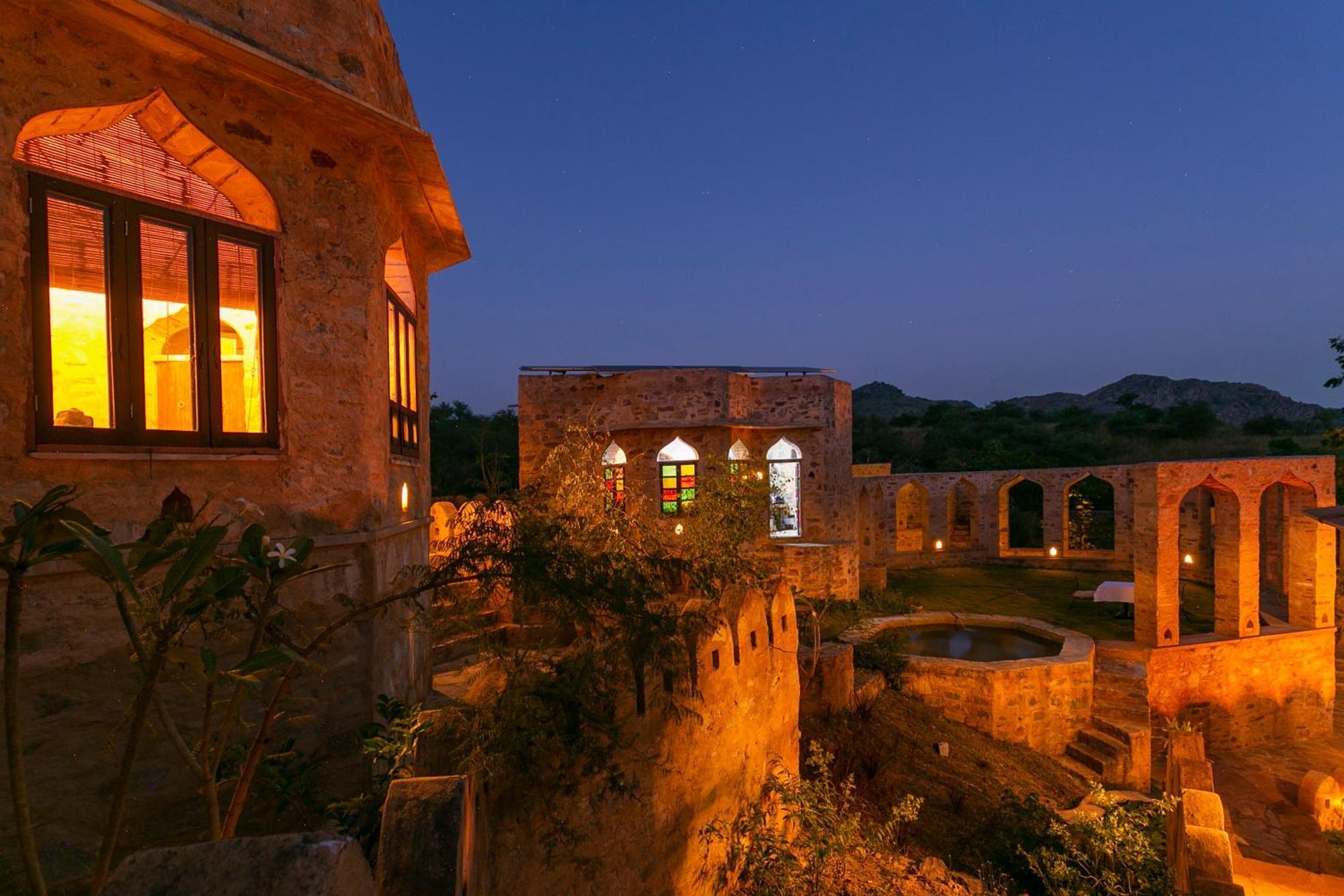 Manmatha A Luxury Retreat Bed and Breakfast Udaipur Esterno foto